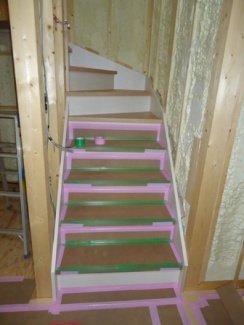 2011/09/15　階段が取り付きました